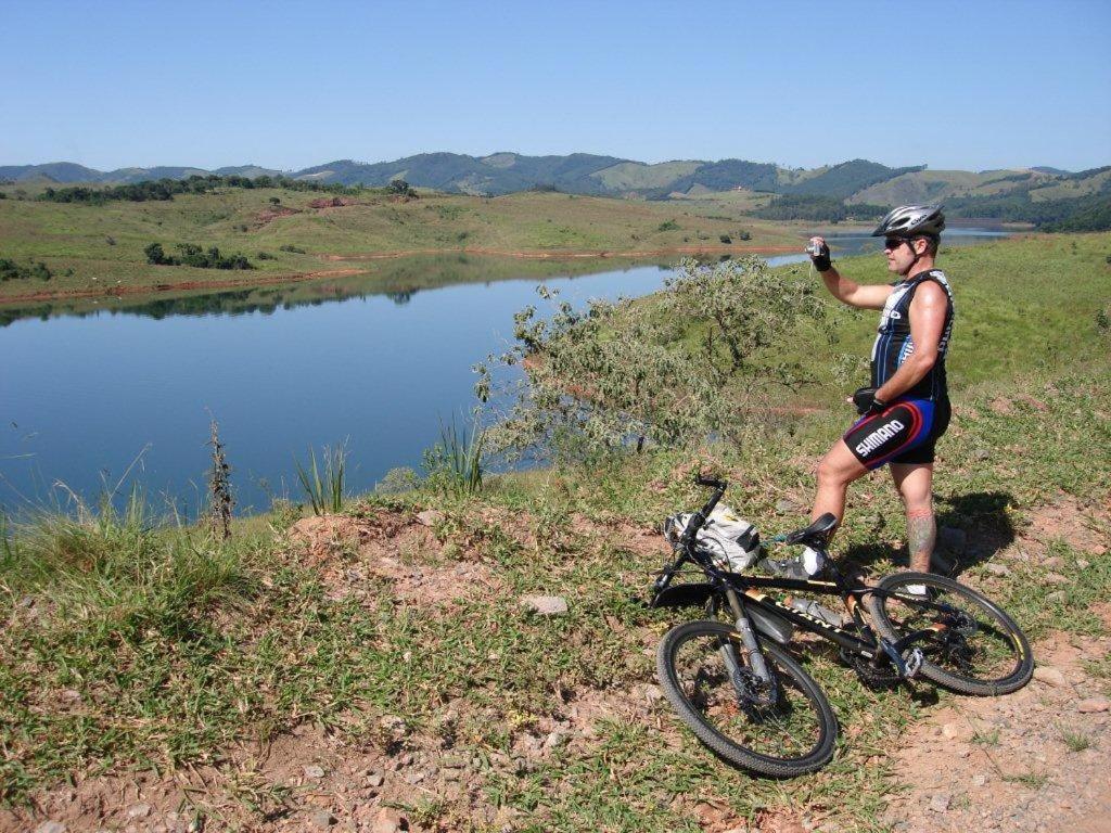 Pousada Canto Do Lago Piracaia Buitenkant foto